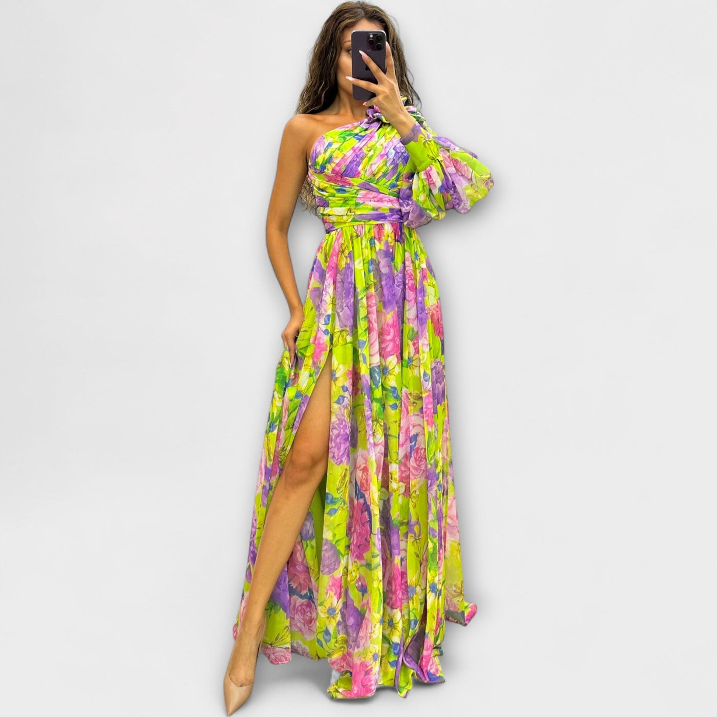 Mckenna - Beautiful Flowing Dress