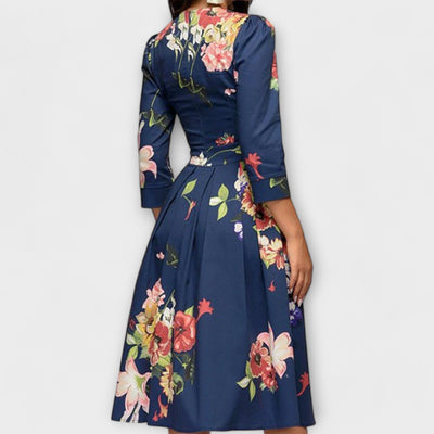 Retrozo - Elegant Knee-Length Dress